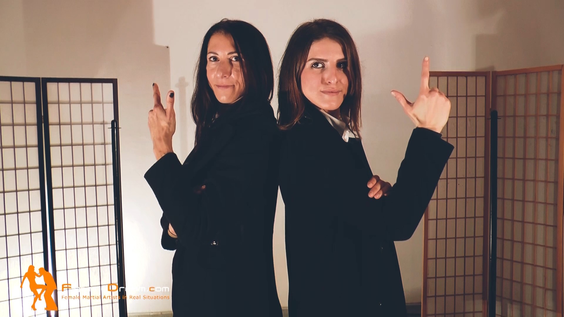 FightingDream.com | Alison & Eva, the two deadly bodyguards